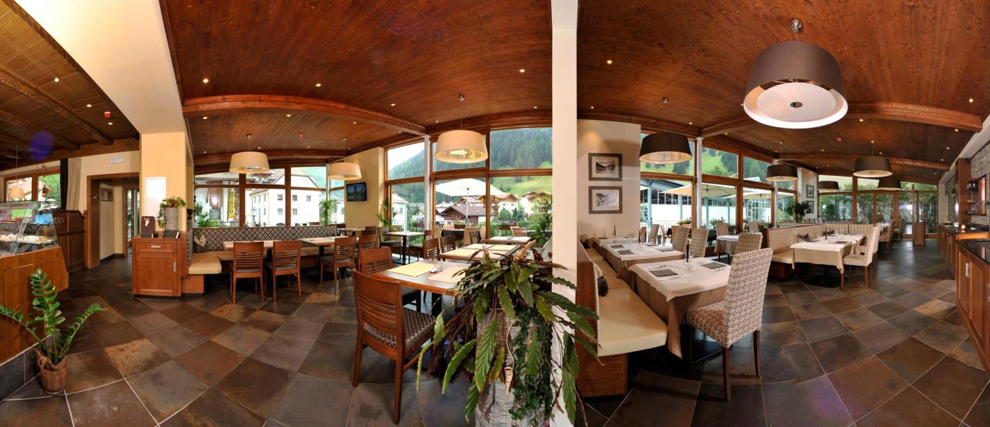 Hotel Europa Dolomites Selva di Val Gardena Esterno foto