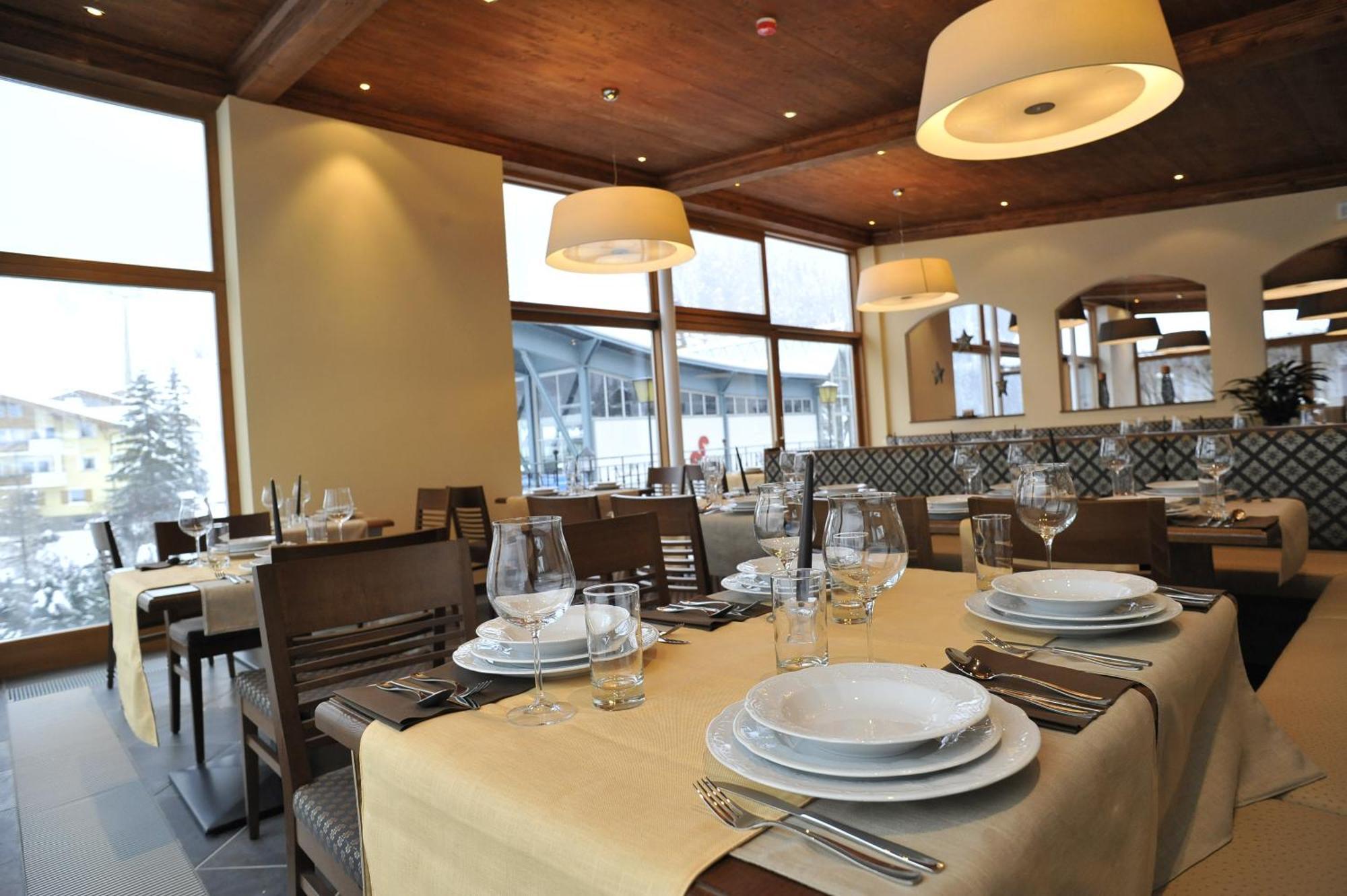 Hotel Europa Dolomites Selva di Val Gardena Esterno foto