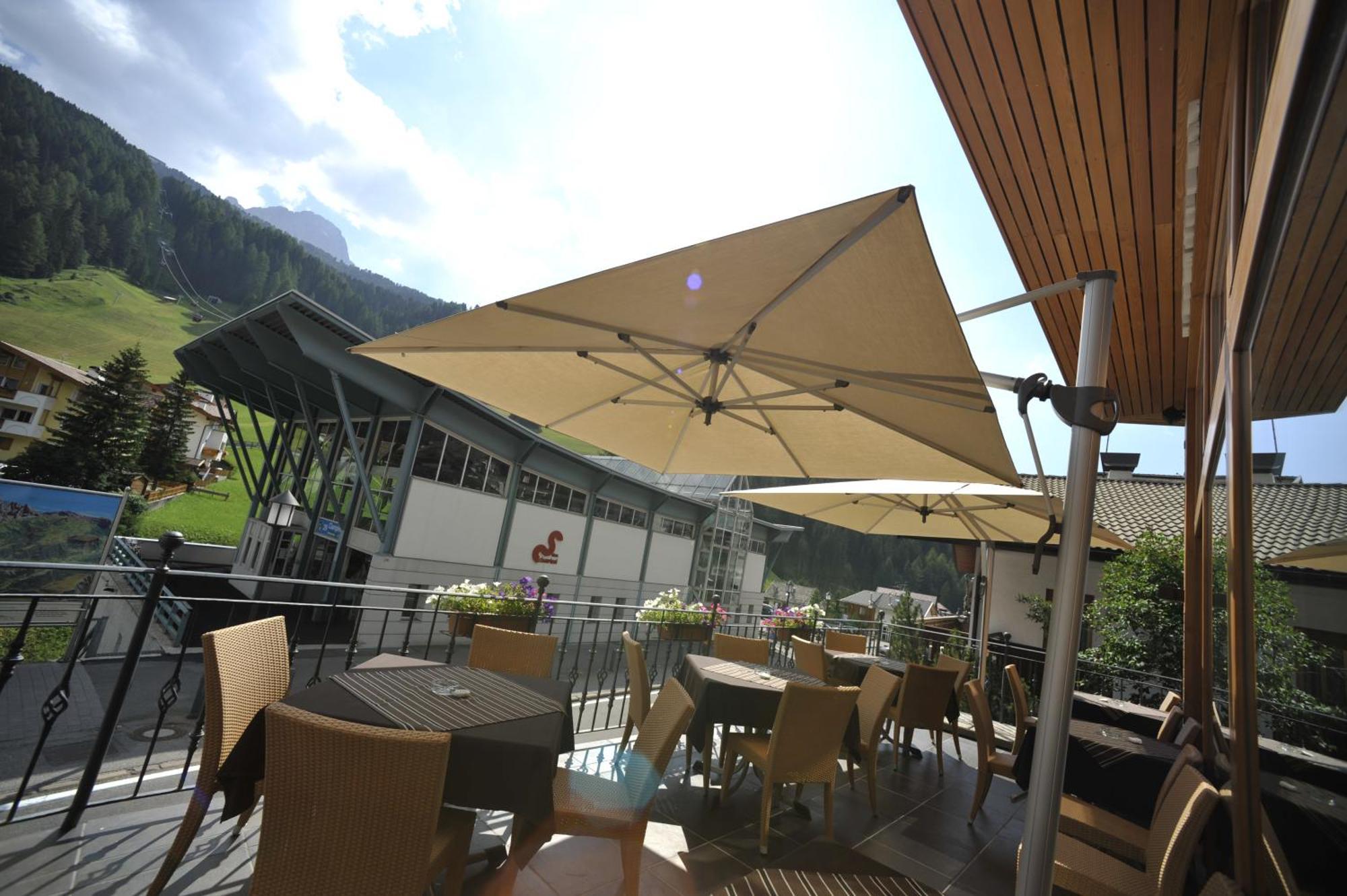 Hotel Europa Dolomites Selva di Val Gardena Esterno foto