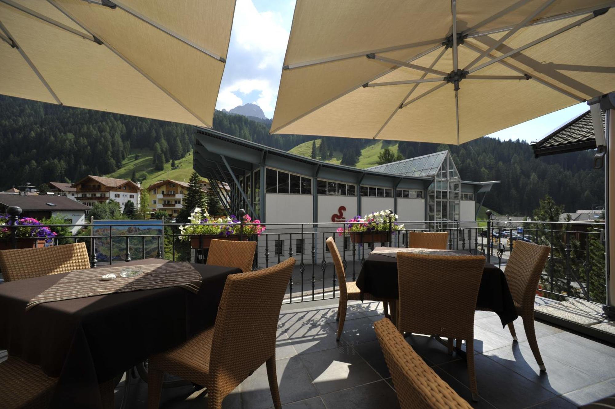 Hotel Europa Dolomites Selva di Val Gardena Esterno foto